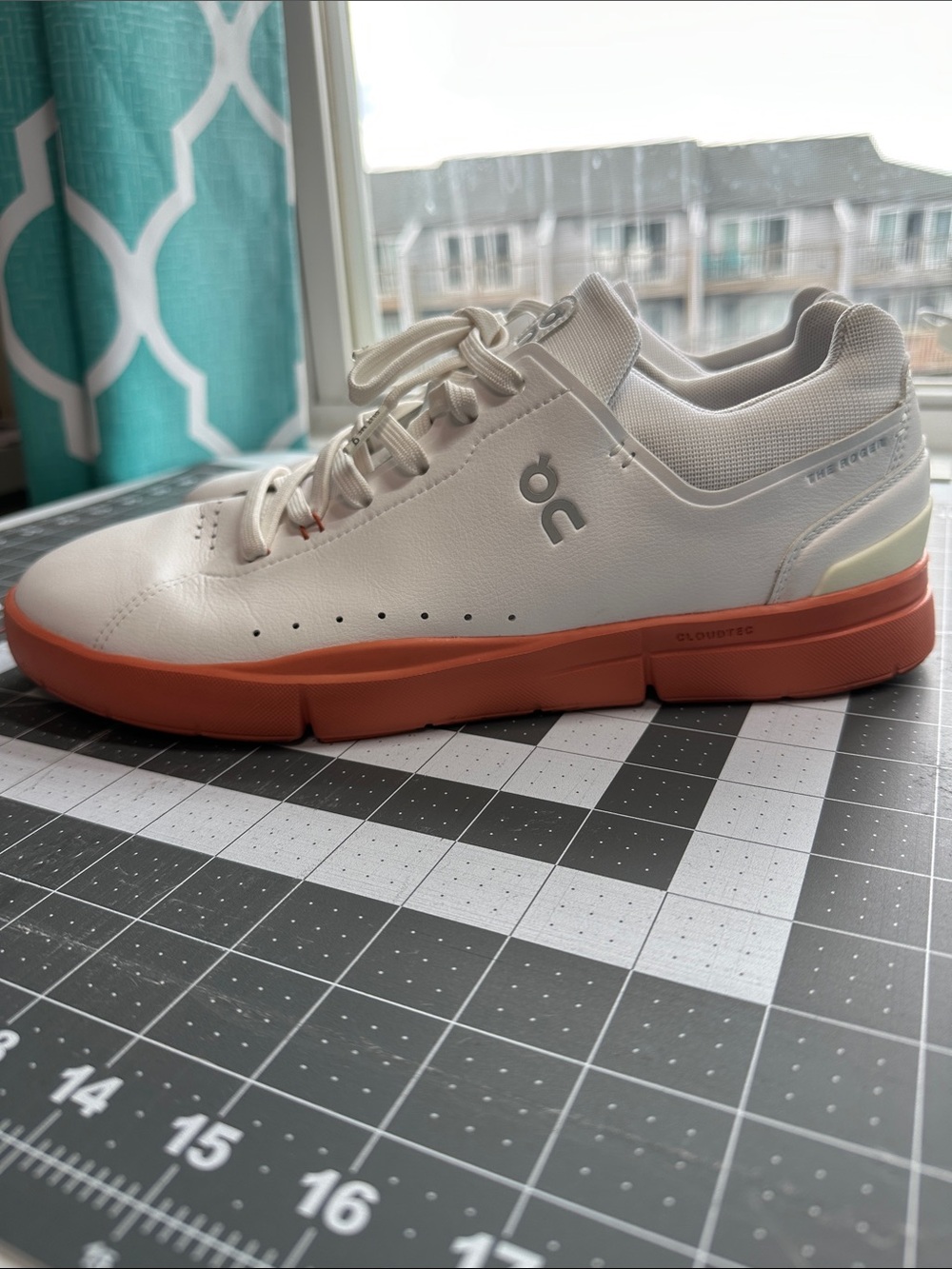 On Running Men's The Roger White Sneakers with Orange Sole NWOT!